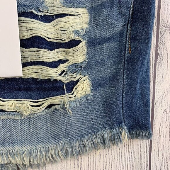 KanCan Jean Shorts sz 13 / 30 Inseam 3.5" Stretch Mid Rise Distressed New NWT - Picture 4 of 11